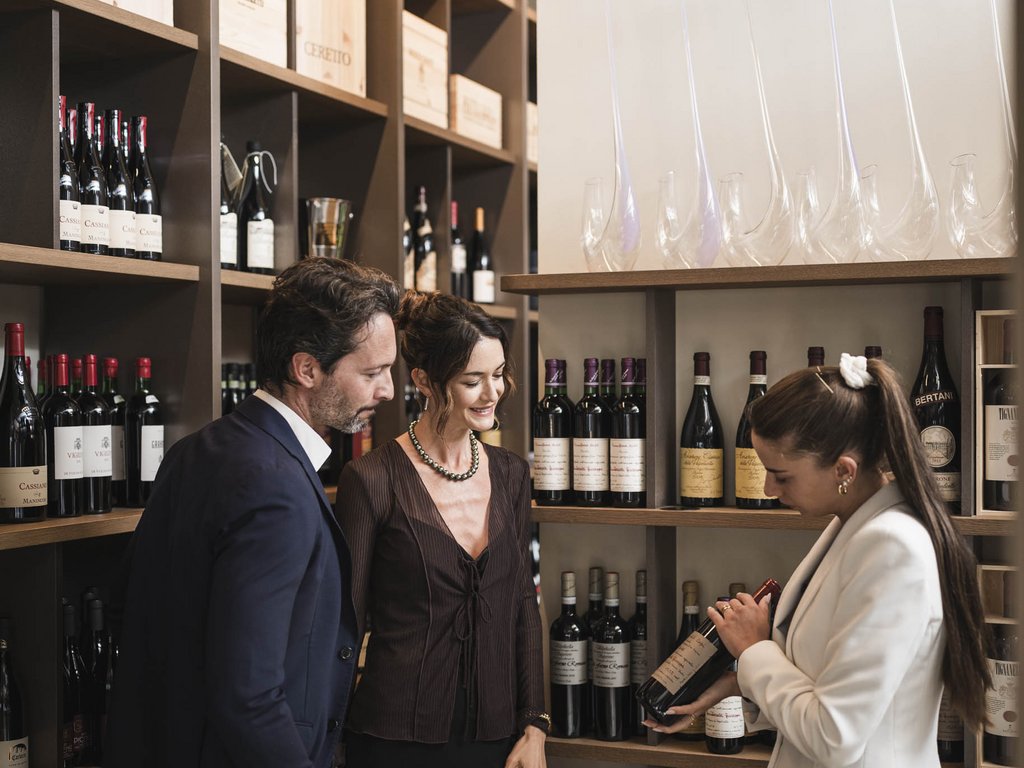 STROBLHOF Lake Garda: your luxury hotel with Vinotheque STROBLHOF Lake Garda: your luxury hotel with Vinotheque